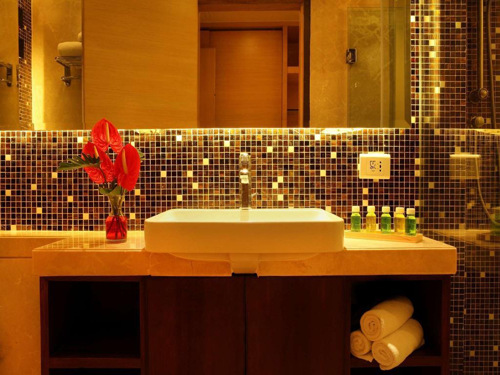 Deluxe Double or Twin Room Inclusive of Wi-Fi and 20% off on food & soft beverages,117738952:JPEG